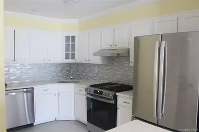 274 Robinson Avenue #1, Bronx, NY 10465 - Photo 5