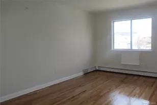 274 Robinson Ave, Bronx, NY 10465 - Photo 11