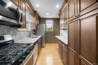 71 Longfellow Street, Hartsdale, NY 10530 - Photo 17