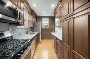 71 Longfellow St, Hartsdale, NY 10530 - Photo 17