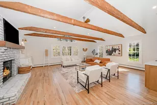 2 Pebble Hill Dr, Northport, NY 11768 - Photo 11