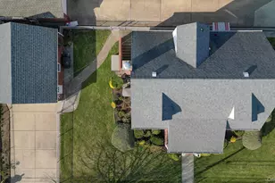 1102 Phoebe St, Franklin Square, NY 11010 - Photo 3