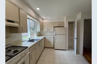 25 Norwood Road #Left, Port Washington, NY 11050 - Photo 7