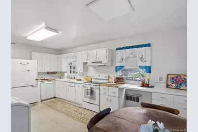 20 Cherry Lane, Huntington, NY 11743 - Photo 5