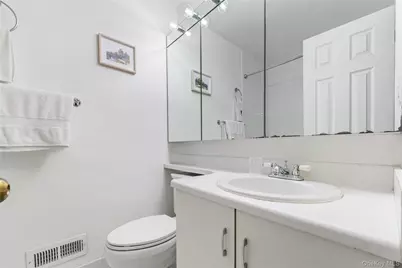240-46 Oak Park Drive #37a, Little Neck, NY 11362 - Photo 19