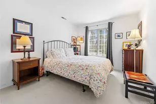 24046 Oak Park Dr, Little Neck, NY 11362 - Photo 19