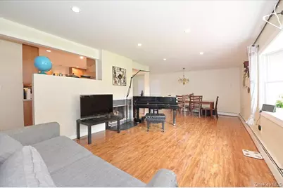 43 Flagstone Lane, Westbury, NY 11590 - Photo 5