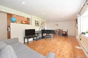 43 Flagstone Ln, Westbury, NY 11590 - Photo 5