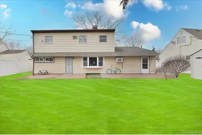 43 Flagstone Lane, Westbury, NY 11590 - Photo 19