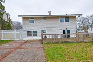 376 Magnolia Dr, Selden, NY 11784 - Photo 17