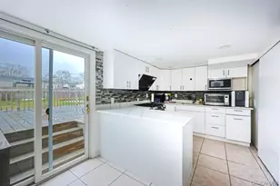 376 Magnolia Dr, Selden, NY 11784 - Photo 7