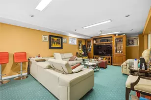 21 Darewood Ln, Valley Stream, NY 11581 - Photo 21