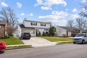 21 Darewood Ln, Valley Stream, NY 11581 - Photo 1