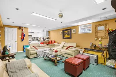 21 Darewood Lane, Valley Stream, NY 11581 - Photo 23