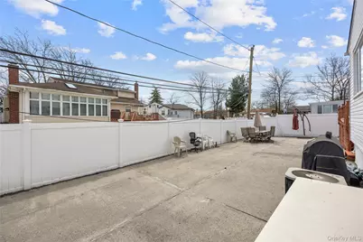 21 Darewood Lane, Valley Stream, NY 11581 - Photo 27