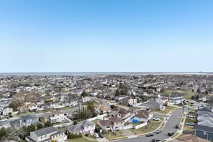 2487 Abbey Ln, Seaford, NY 11783 - Photo 33