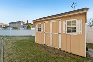 2487 Abbey Ln, Seaford, NY 11783 - Photo 31