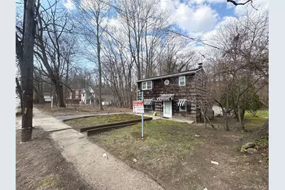 471 Community Drive, Manhasset, NY 11030 - Photo 1