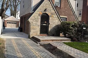 115-87 219th St, Cambria Heights, NY 11411 - Photo 3