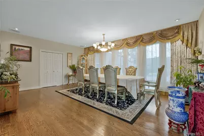 8 Percheron Lane, Roslyn Heights, NY 11577 - Photo 7