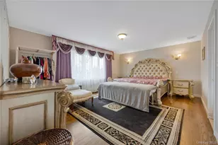 8 Percheron Ln, Roslyn Heights, NY 11577 - Photo 13