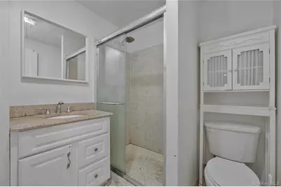 8 Percheron Lane, Roslyn Heights, NY 11577 - Photo 17