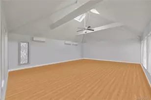 8 Percheron Ln, Roslyn Heights, NY 11577 - Photo 11