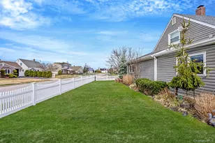 2 Drake Ln, Levittown, NY 11756 - Photo 9