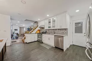 2 Drake Ln, Levittown, NY 11756 - Photo 15