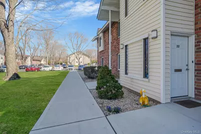 22 Kiowa Court #22, Coram, NY 11727 - Photo 5