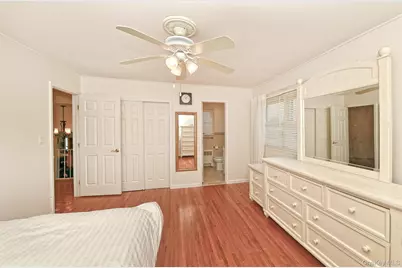 53 Stuart Drive, Syosset, NY 11791 - Photo 9