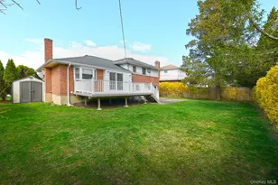 53 Stuart Dr, Syosset, NY 11791 - Photo 23