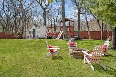 139 Ridgewood Avenue, Farmingville, NY 11738 - Photo 23