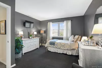 139 Ridgewood Avenue, Farmingville, NY 11738 - Photo 19