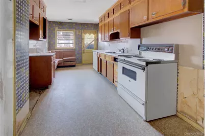 197 Delaware Avenue, Freeport, NY 11520 - Photo 7