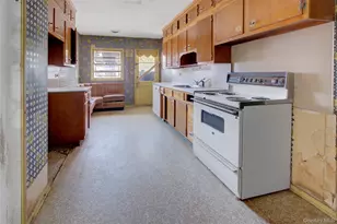 197 Delaware Ave, Freeport, NY 11520 - Photo 7