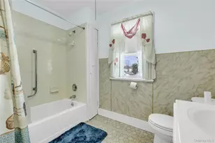 126 Stuyvesant Ave, Merrick, NY 11566 - Photo 15