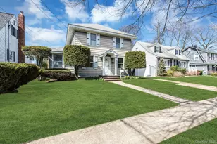 126 Stuyvesant Ave, Merrick, NY 11566 - Photo 3