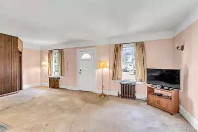 126 Stuyvesant Avenue, Merrick, NY 11566 - Photo 5