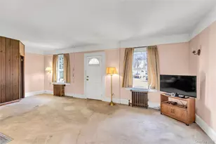 126 Stuyvesant Ave, Merrick, NY 11566 - Photo 5