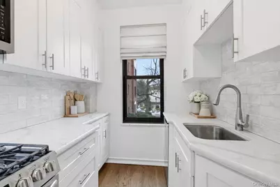 242 Bronxville Road #E2, Bronxville, NY 10708 - Photo 9