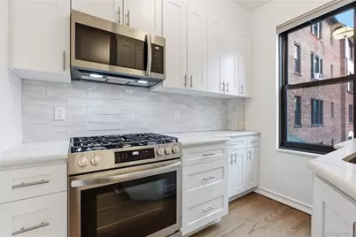 242 Bronxville Road #E2, Bronxville, NY 10708 - Photo 9