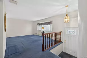 17 Peacock Ln, Commack, NY 11725 - Photo 5