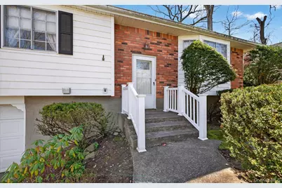 17 Peacock Lane, Commack, NY 11725 - Photo 3