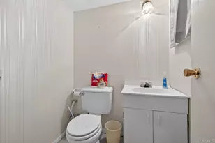 17 Peacock Ln, Commack, NY 11725 - Photo 17