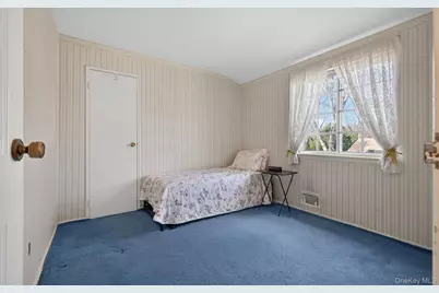 17 Peacock Lane, Commack, NY 11725 - Photo 13