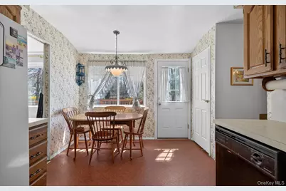 17 Peacock Lane, Commack, NY 11725 - Photo 7