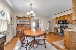 14 Avon Rd, New Hyde Park, NY 11040 - Photo 5