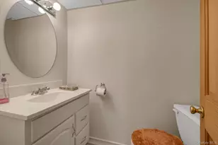 14 Avon Rd, New Hyde Park, NY 11040 - Photo 17