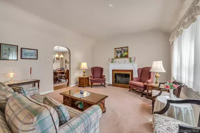 14 Avon Road, New Hyde Park, NY 11040 - Photo 3